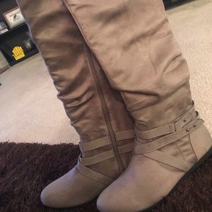 Woman’s fashion boots